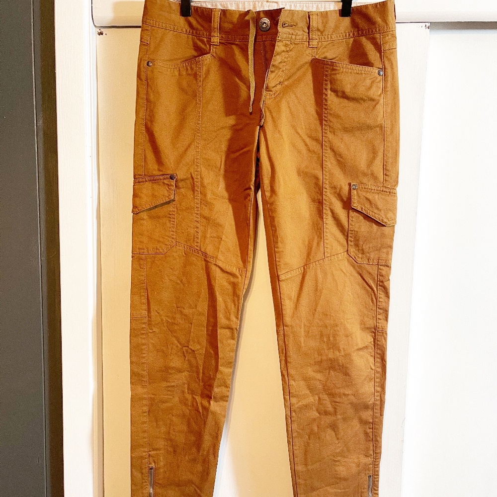 Athleta Pacific Crest Cargo Pants EUC